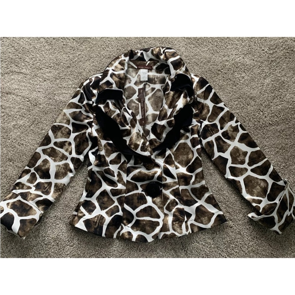 NWT $169 Design Todays Song & Sung size S Giraffe Print Wired Collar Jacket